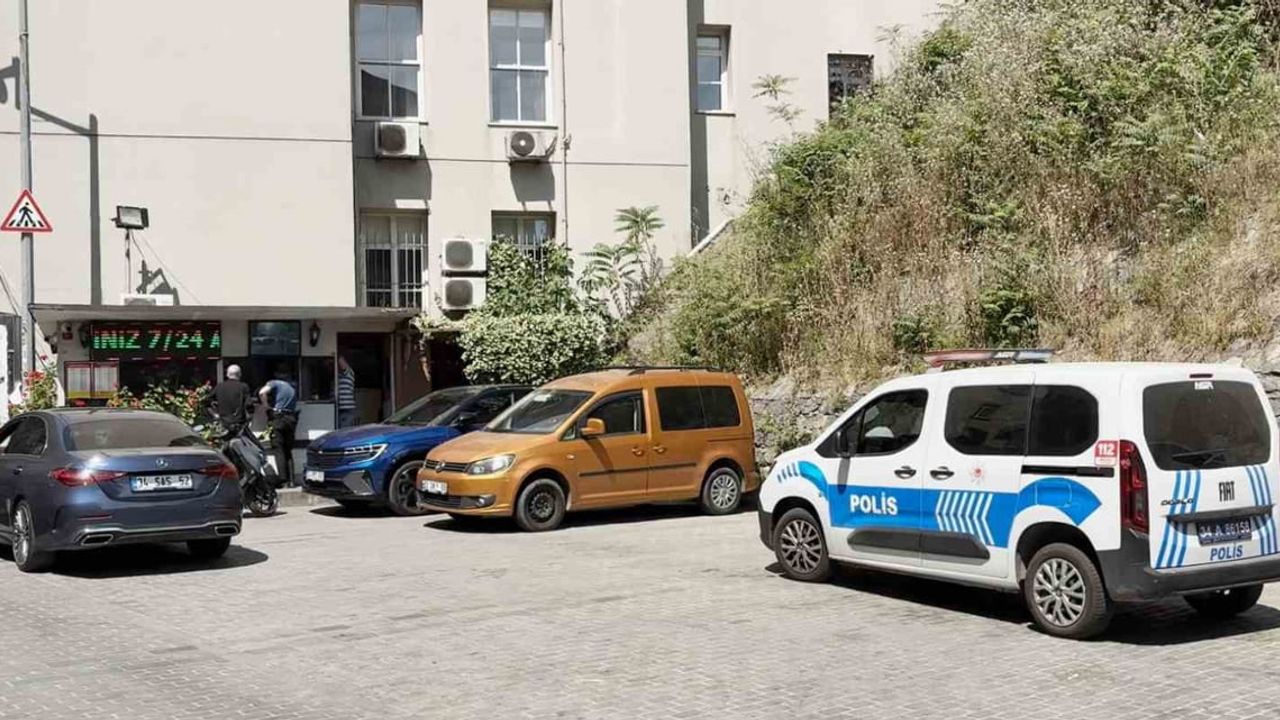 Beyoğlu Tomtom Mahallesi'nde otopark çalışanına silahlı saldırı: 1 yaralı