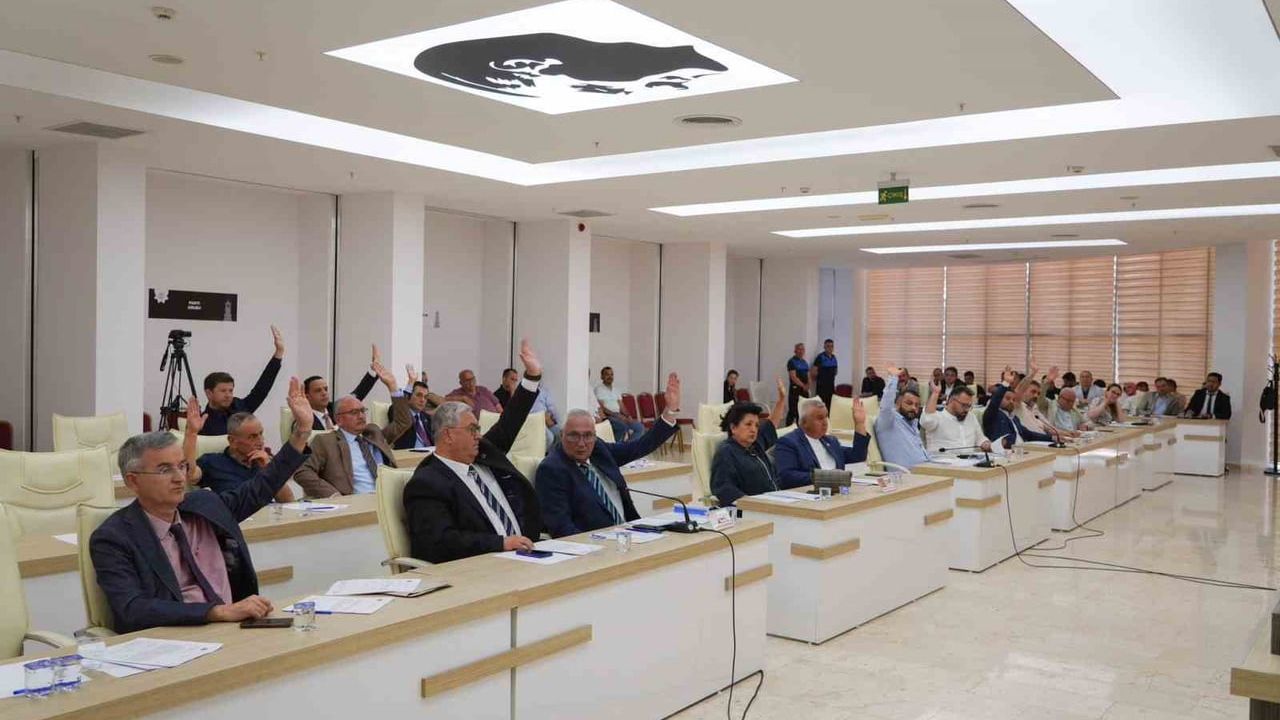 Bilecik Belediye Meclisi, Başkan Subaşı'ya 100 araca kadar toplu taşıma aracı alım yetkisi verdi