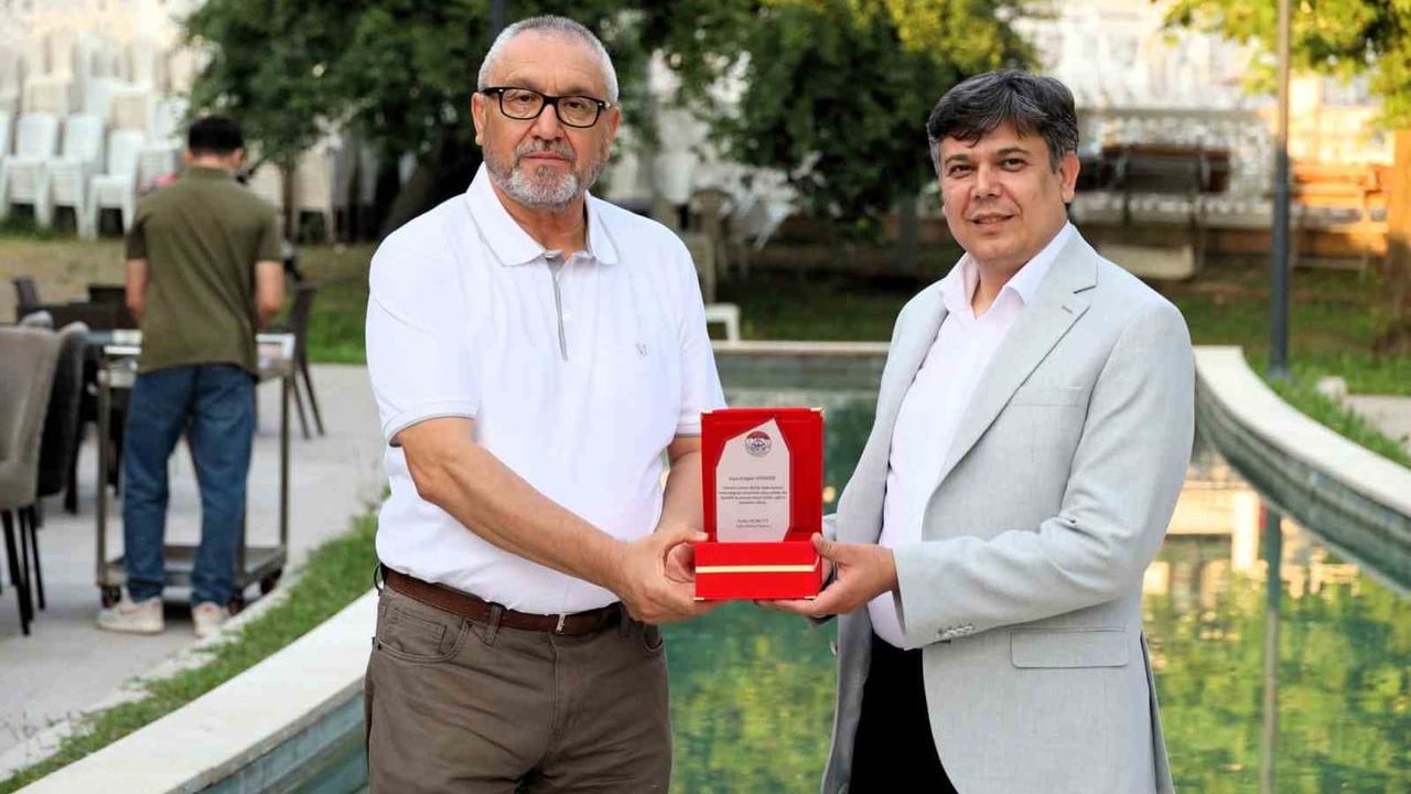 Bilecik’te 44 yıllık belediye emekçisi vefa töreniyle uğurlandı