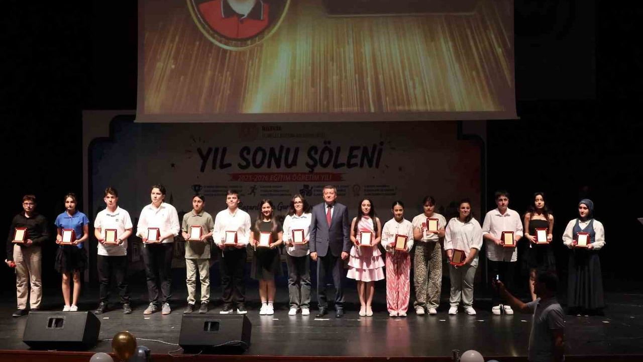 Bilecik’te eğitim başarı ödülleri töreni gerçekleştirildi