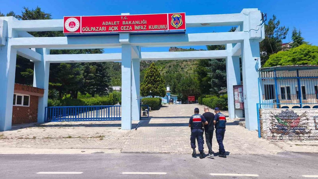Bilecik’te ‘İleti yoluyla hakaret’ suçundan aranan şahıs Vezirhan’da yakalandı