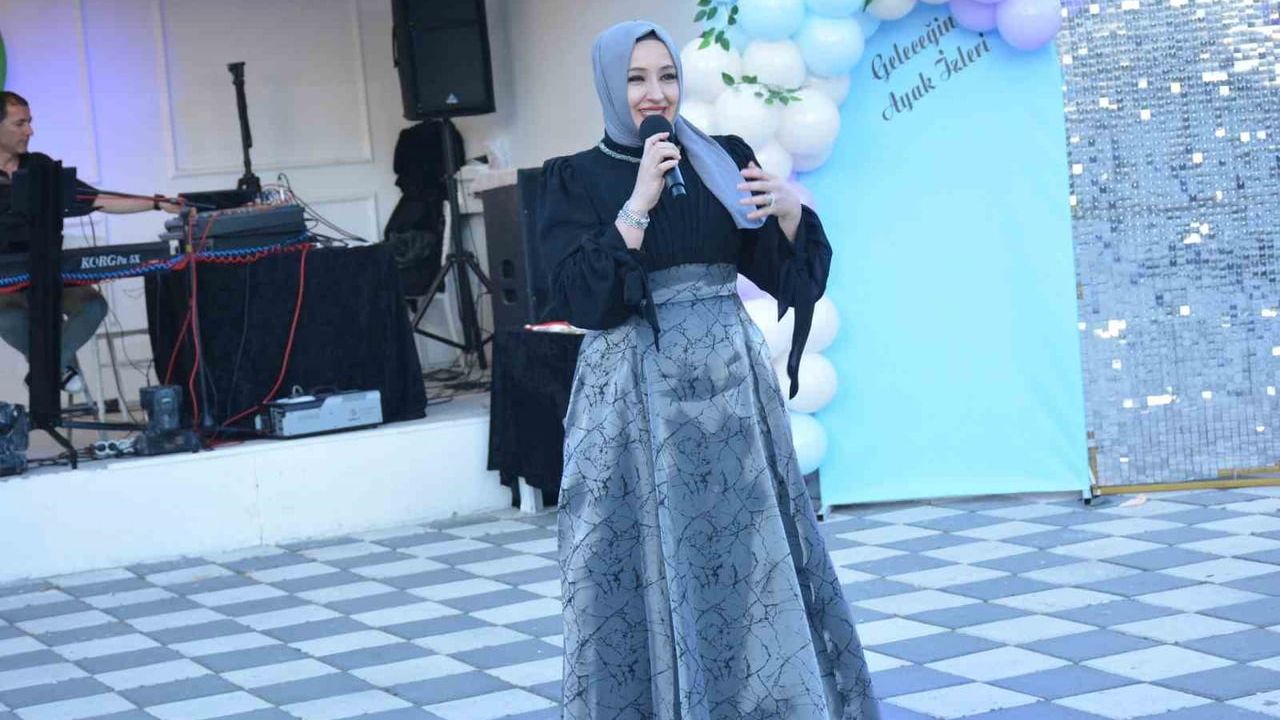 Bilecik'te minik öğrencilerin mezuniyet gösterileri beğeni topladı