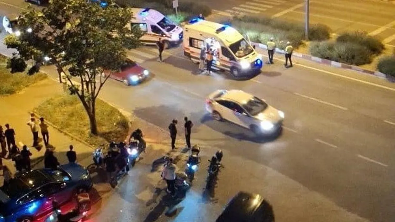 Bilecik'te motosiklet ile elektrikli bisiklet çarpıştı: 1'i ağır 3 kişi yaralandı