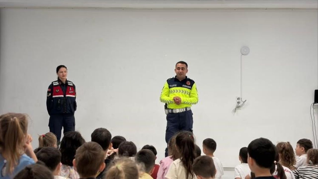 Bilecik'te öğrencilere trafik eğitimi verildi