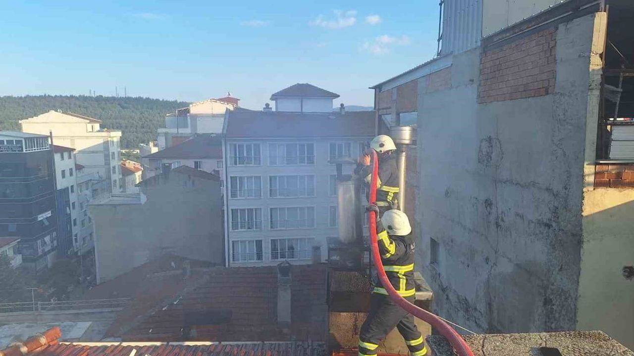 Bilecik’te restoran bacasında çıkan yangın itfaiye müdahalesiyle söndürüldü