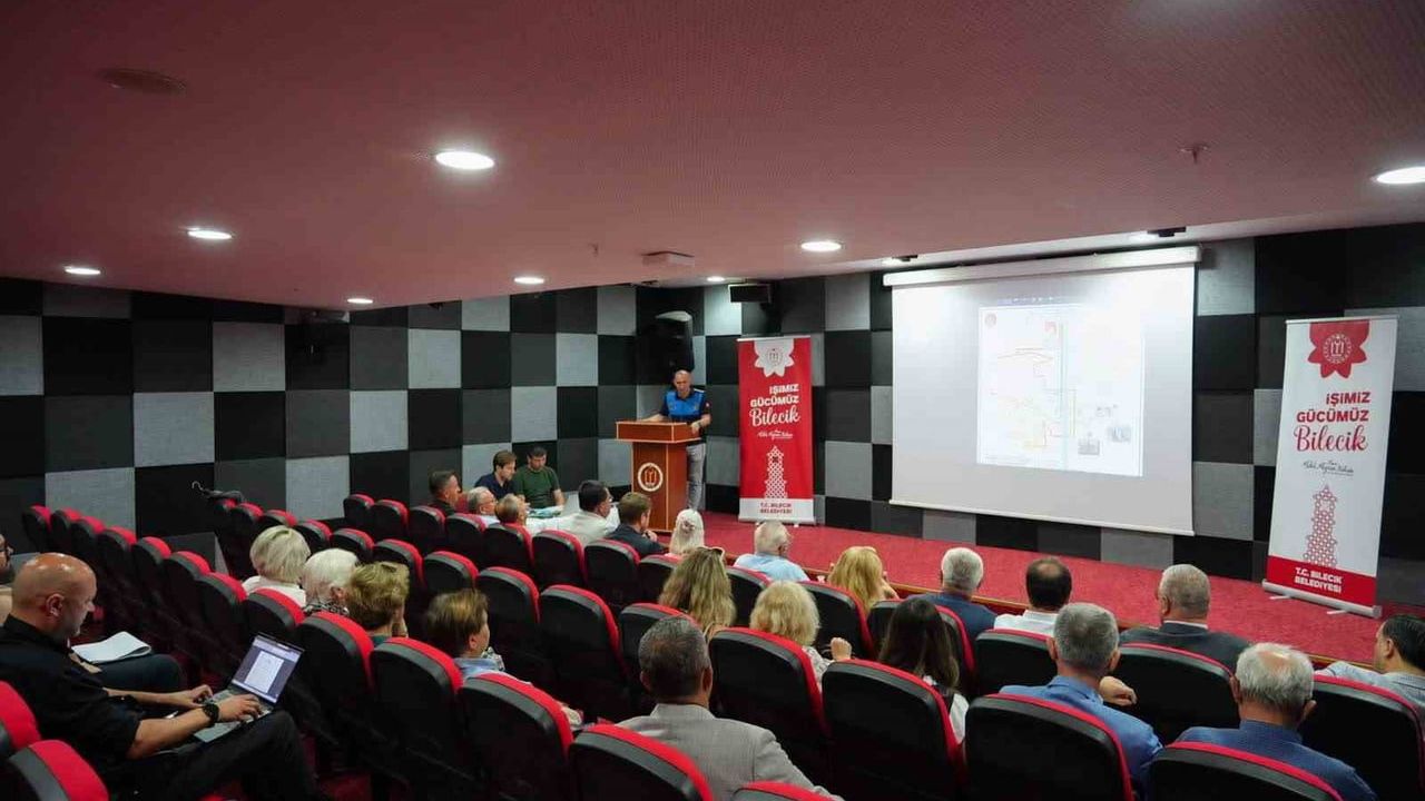 Bilecik'te şehir içi ulaşımda yeni hat ve güzergâhlar hakkında bilgi verildi