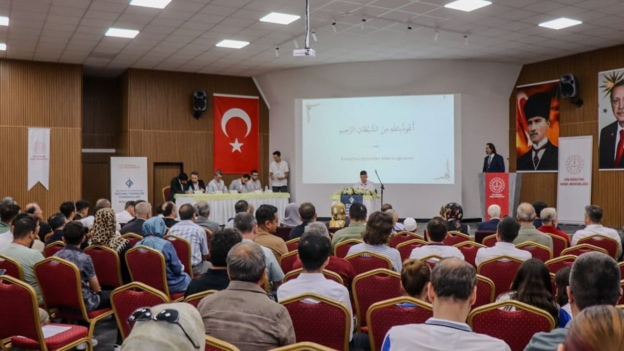 Bilecikli öğrenci Muhammed Emir Tetik, Kur’an-ı Kerim’i Güzel Okuma Yarışması'nda bölge 3’üncüsü oldu