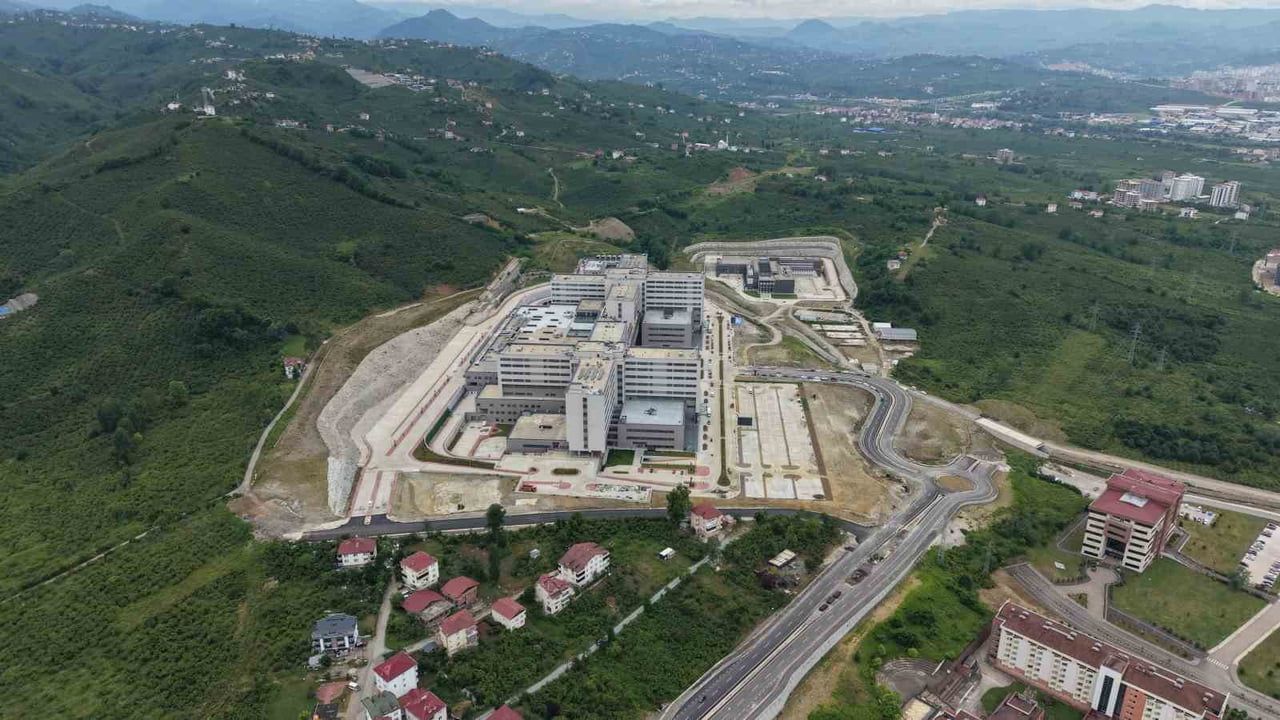 Bin 200 yataklı Ordu şehir hastanesi açılış için gün sayıyor