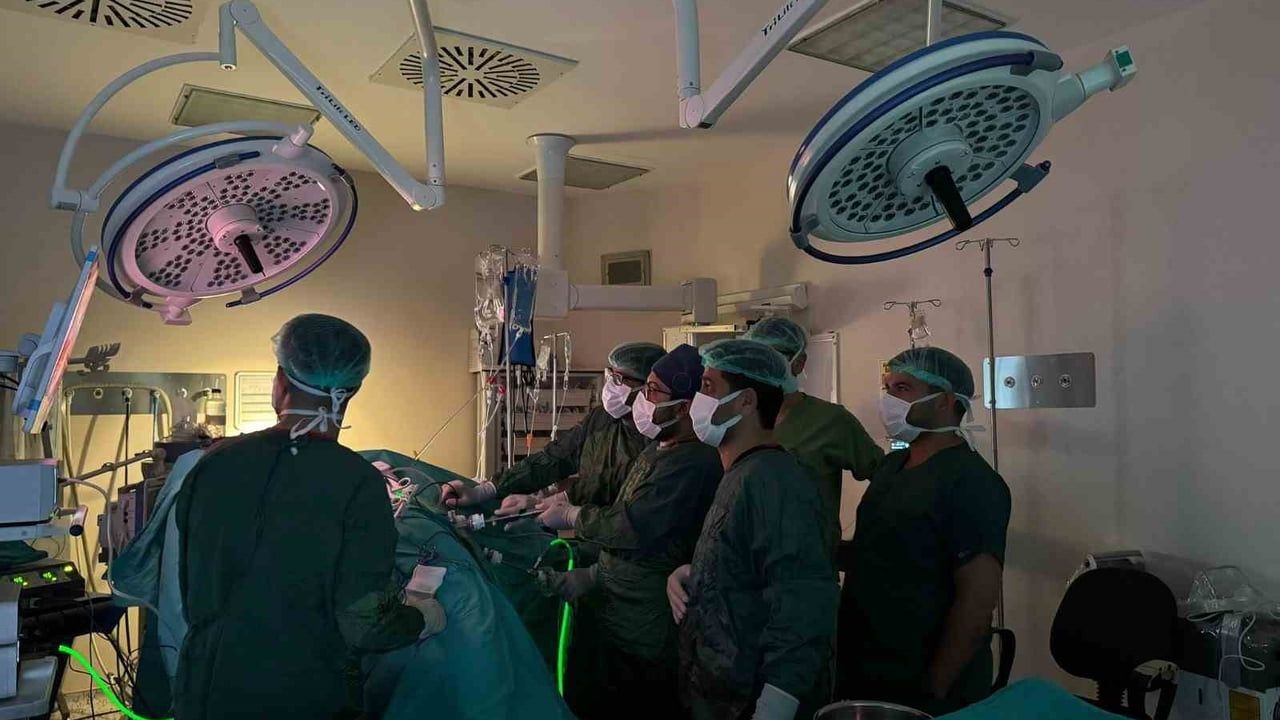 Bingöl'de ilk: kapalı yöntemle böbrek koruyucu kanser ameliyatı