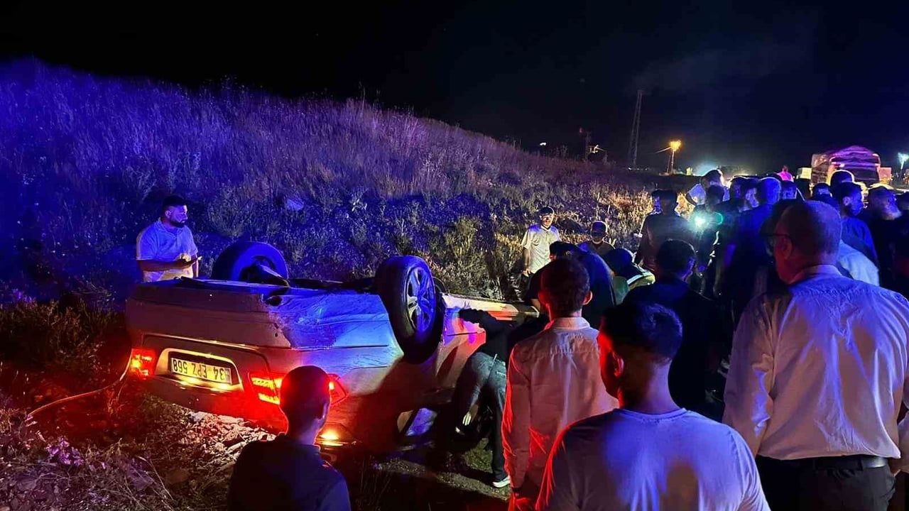 Bingöl'de otomobil takla attı: 1 yaralı