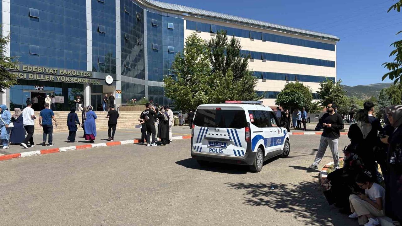 Bingöl'de YKS heyecanı: TYT sınavı sabah başladı