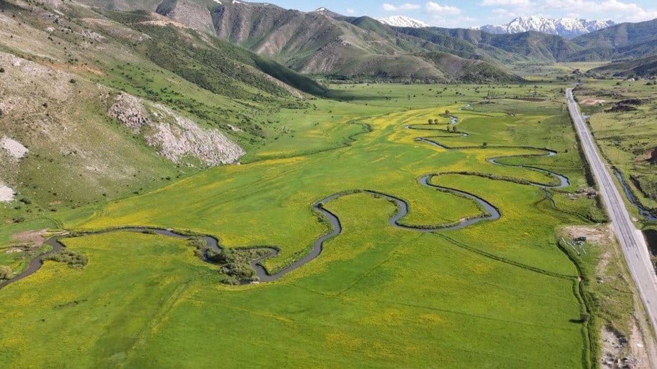 Bitlis'in doğal güzellikleri turizmi canlandırıyor: Van Gölü, Nemrut Kalderası ve Süphan Dağı öne çıkıyor