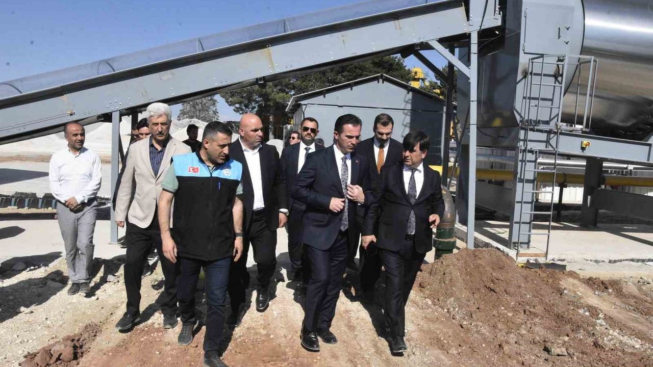 Bitlis’te kırsal kalkınmaya asfalt desteği