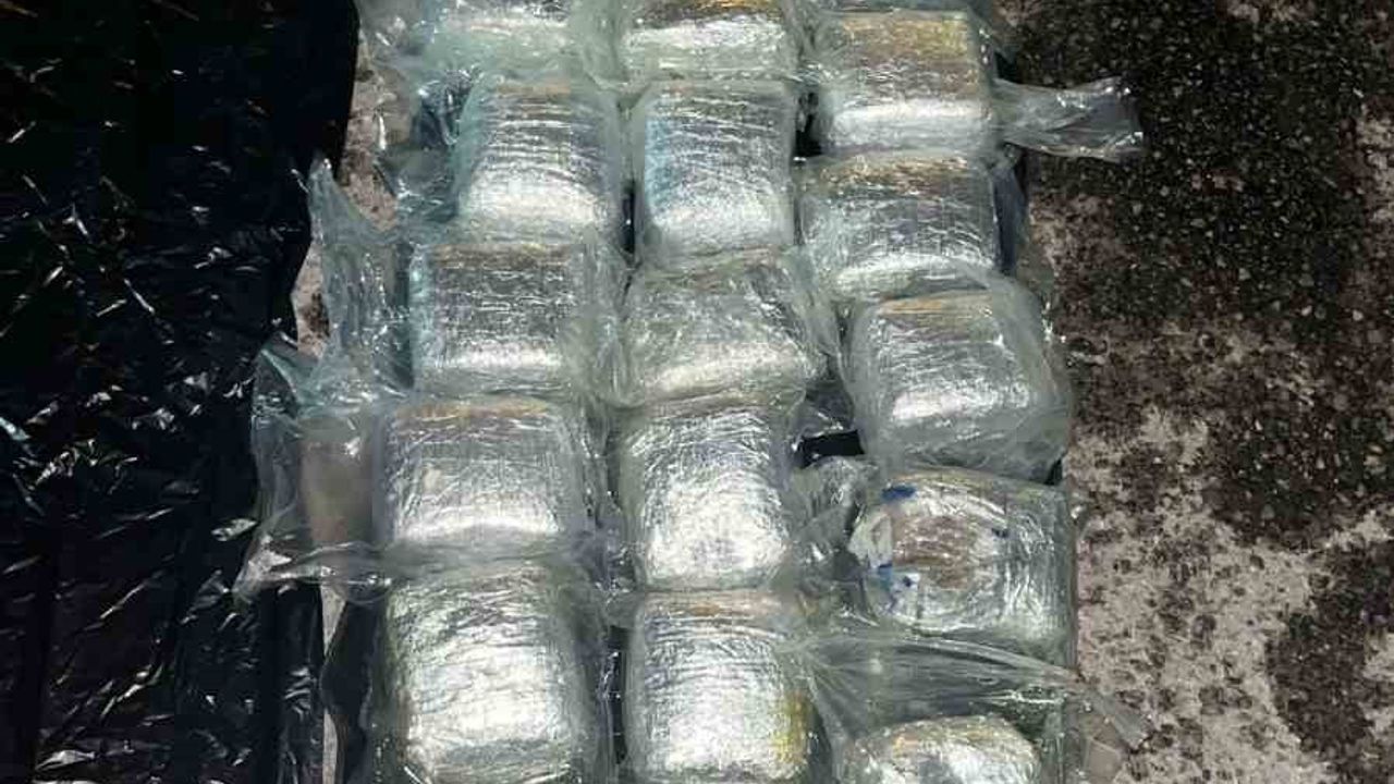 Bitlis'te yakıt deposuna gizlenen 15 kilo esrar ele geçirildi