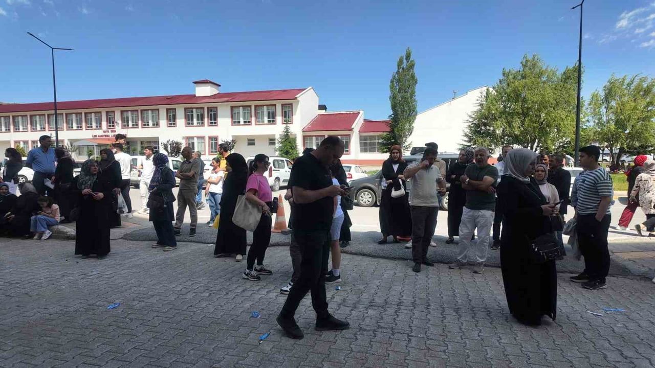 Bitlis’te YKS heyecanı: TYT için sınav maratonu başladı