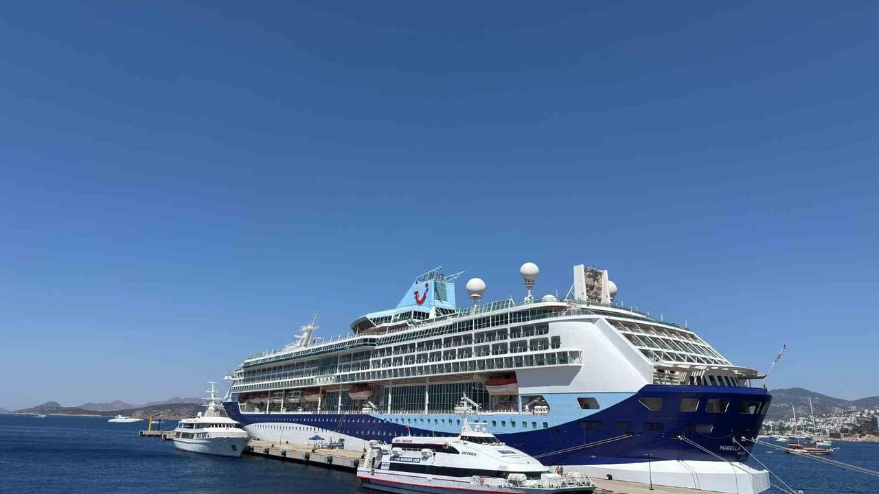 Bodrum’a turist akını: deniz yoluyla 1760 turist geldi