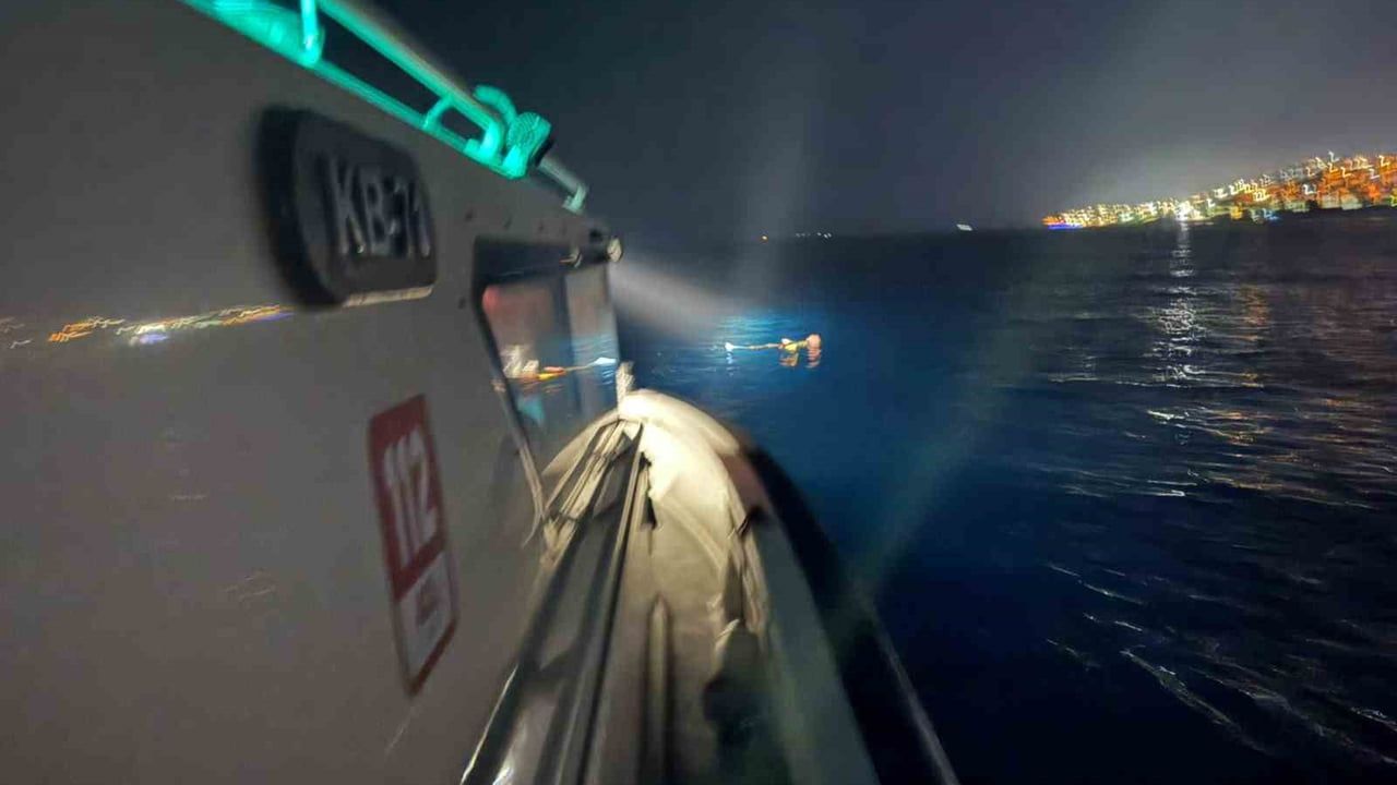 Bodrum açıklarında Yunan adalarına yüzerek geçmeye çalışırken yakalandı
