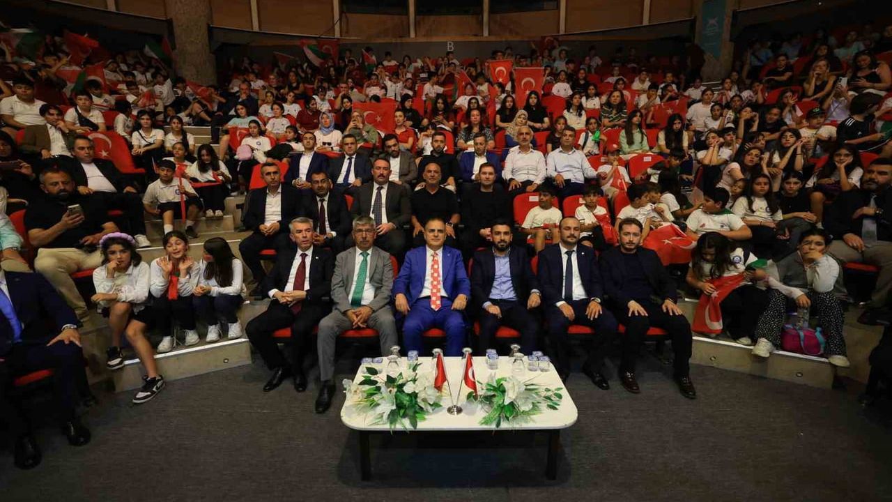 Bodrum’da gençlik seferberliği: 3 bin öğrenci yaz okulunda buluştu