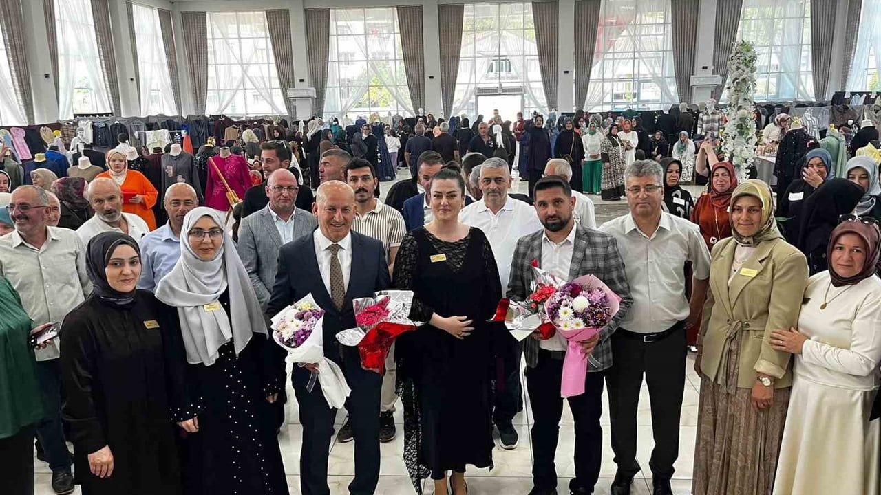 Boğaziçi'nde giyim üretim kursları yıl sonu sergisi açıldı
