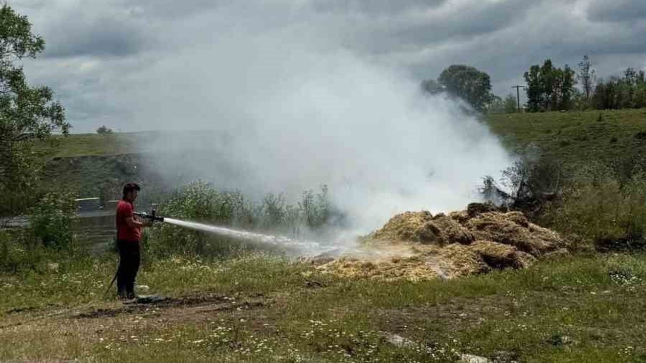 Bolu'da boş arazide atık saman yangını söndürüldü