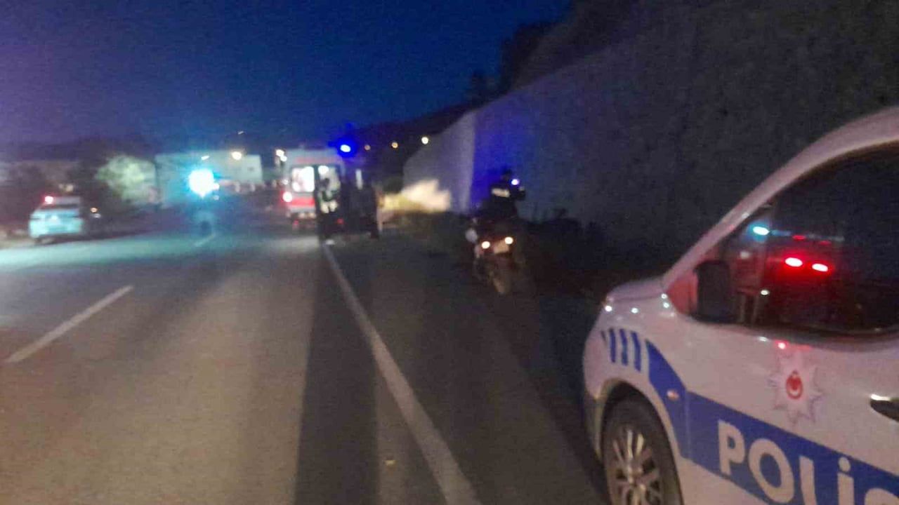 Bolu’da emniyet şeridinde otomobilin çarptığı kişi yaşamını yitirdi