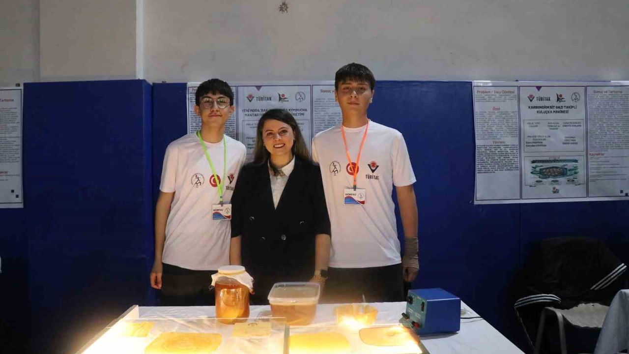 Bolu'da meslek lisesi öğrencileri kombucha mantarından yüzde 100 biyobozunur vegan deri üretti