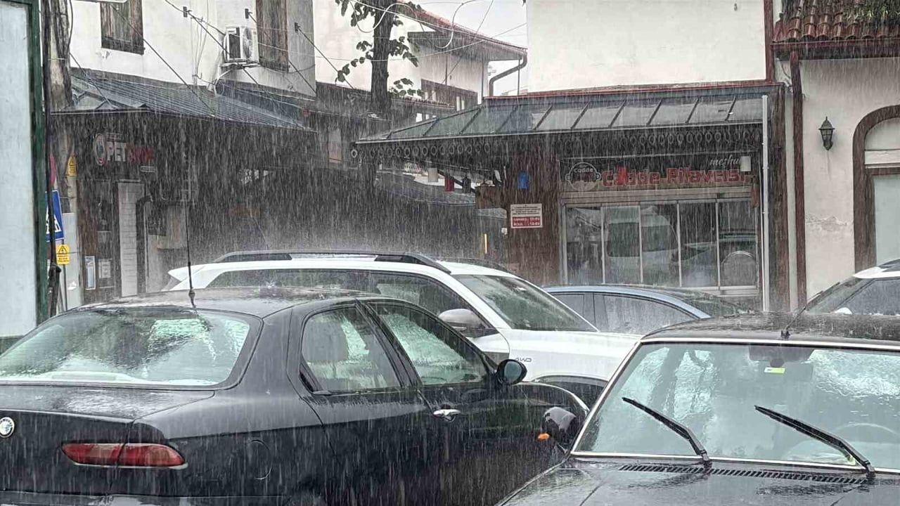 Bolu’da sağanak hayatı olumsuz etkiliyor