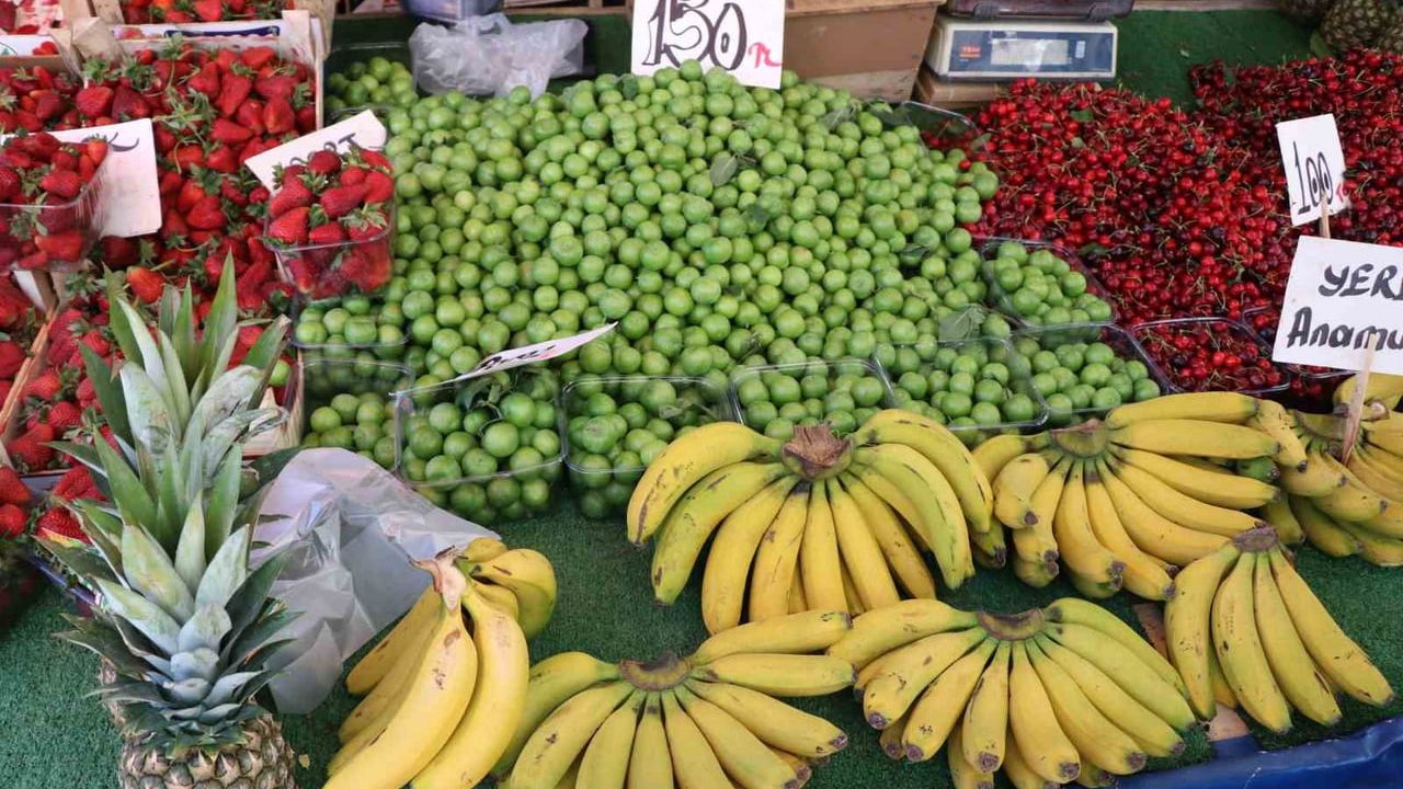 Bolu'da yaz meyveleri tezgahlarda: Fiyatlar düşüş eğiliminde