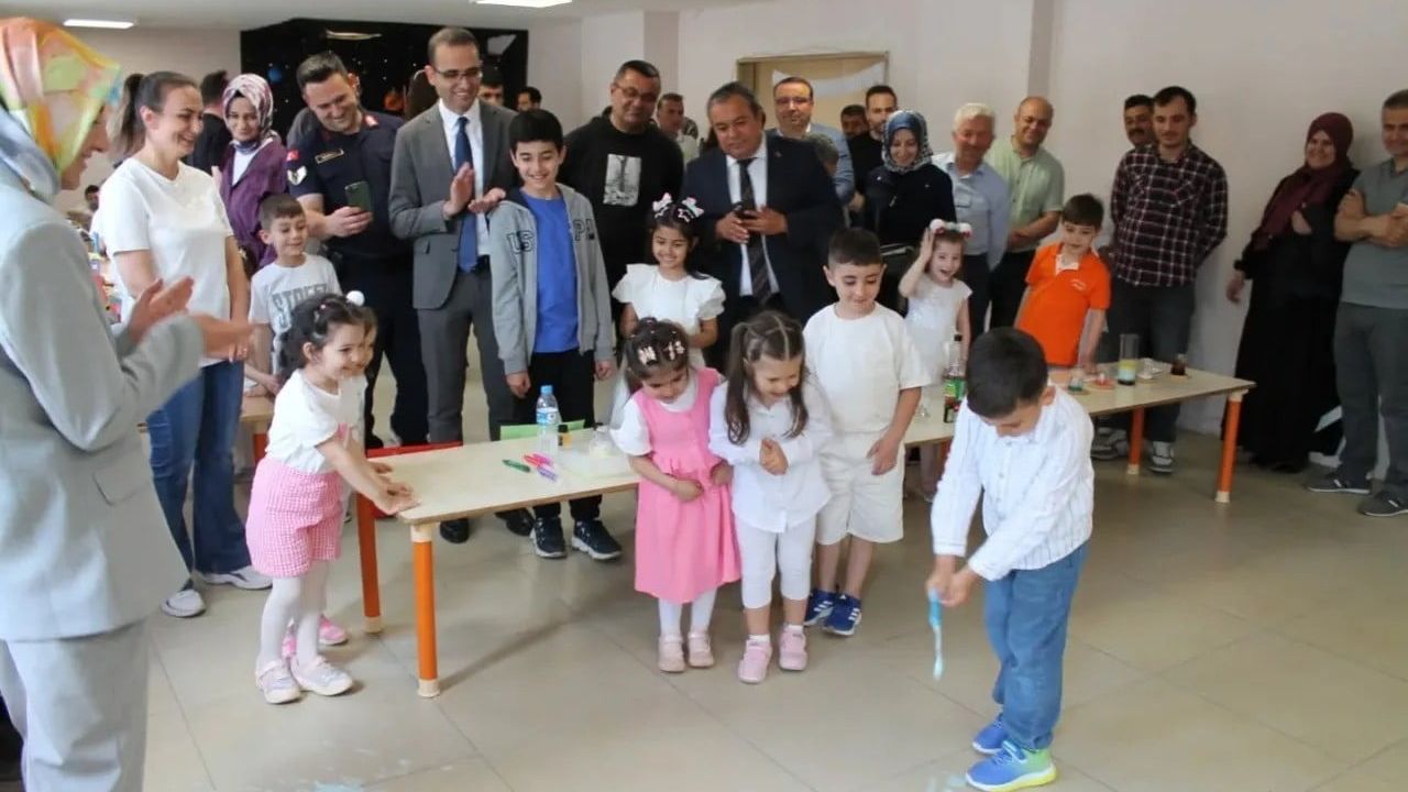 Boyabat’ta 'Çocuk ve Bilim' Proje Sergisi: Anaokulu Öğrencilerinin Çalışmaları İlgi Topladı