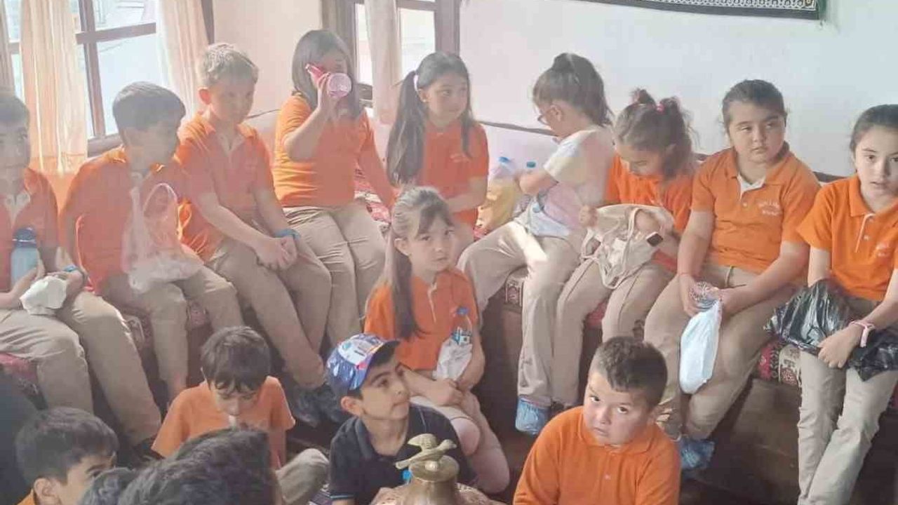 Boyabatlı minikler geçmişin kültürünü müzede keşfetti