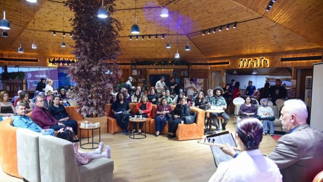BŞEÜ'de 'Türk Töresinde Kadın' Söyleşisi ve 'Türkülerle Bilecik' Akşamı Düzenlendi