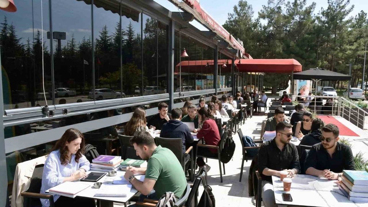 BŞEÜ merkez kampüsünde kafeterya ve market hizmete girdi: Öğrenci yaşamına pratik kolaylık