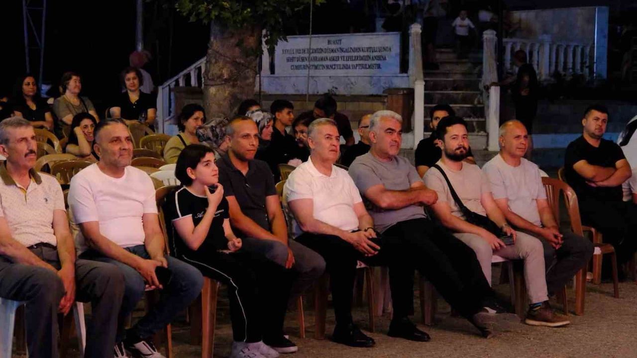 Buharkentliler açık hava sinemasında buluştu
