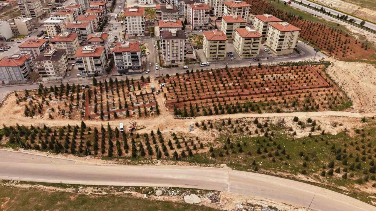 Burak Mahallesi'ne 30 bin metrekarelik yeni park: yürüyüş, çocuk oyun alanları ve fitness