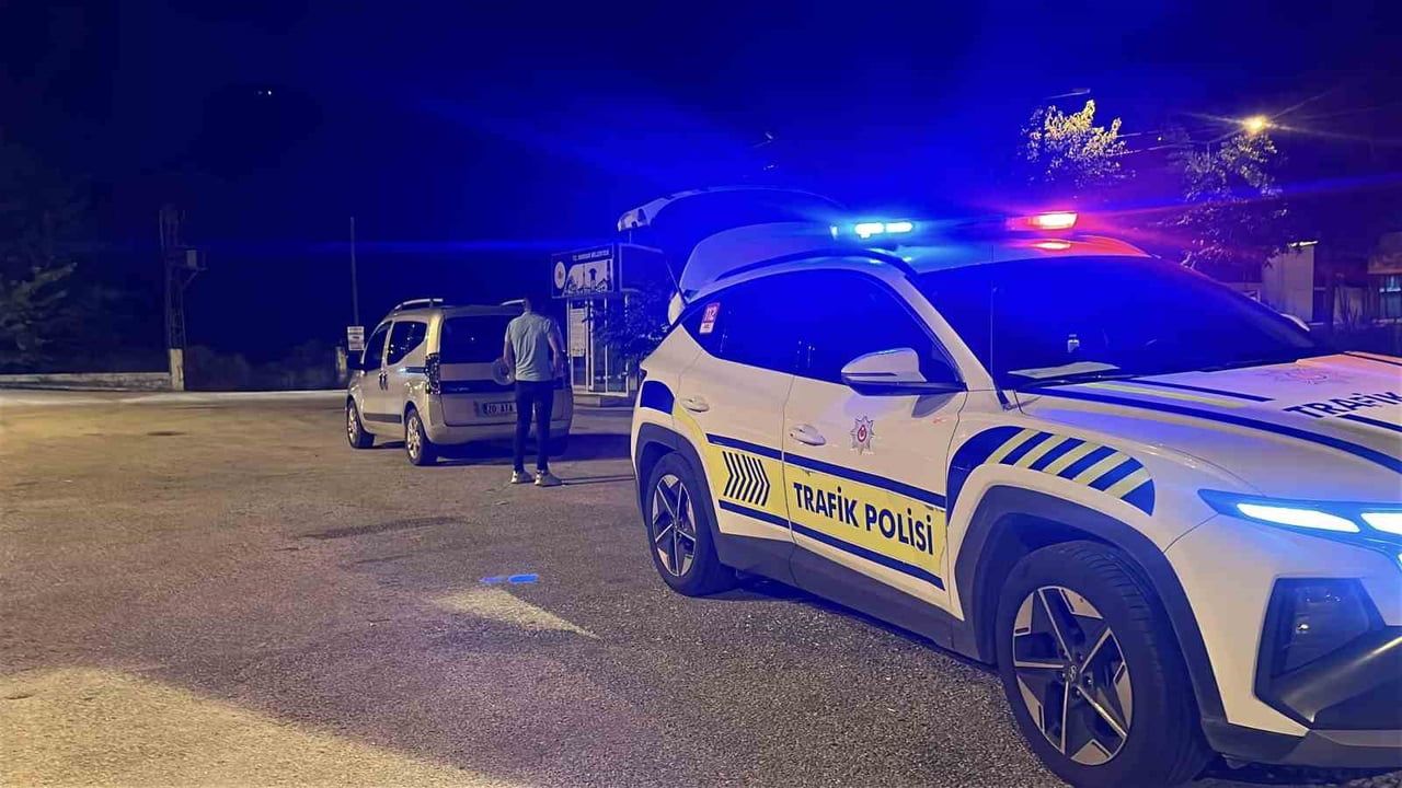 Burdur’da alkollü sürücü 'alkollü değilim' diyerek kendini savundu