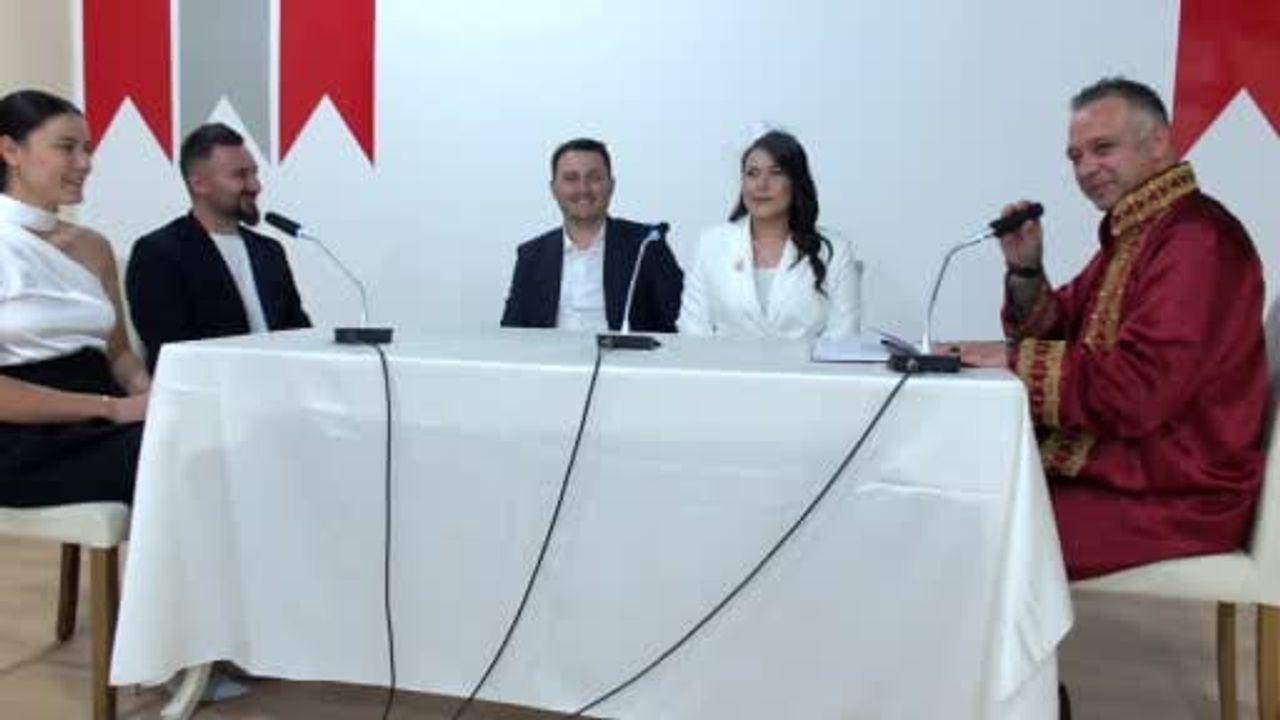 Burhaniye'de 06.06.2026 tercihi: Nikah dairesinde 17 çift evlendi