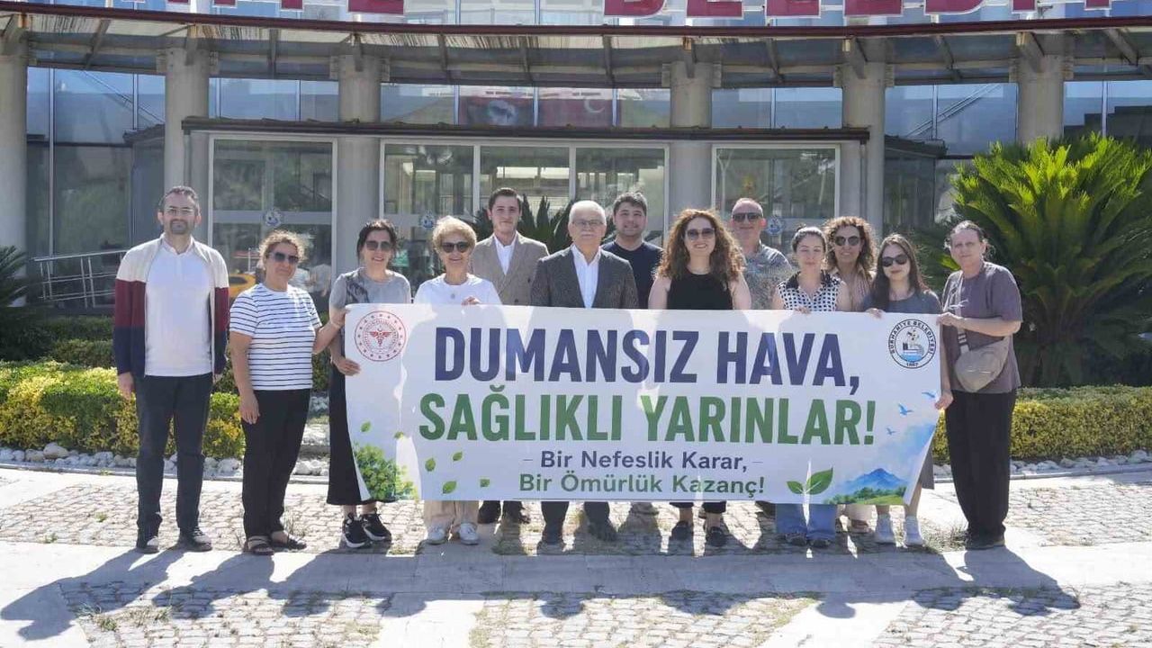 Burhaniye'de bağımlılıkla mücadele pankartları tanıtıldı