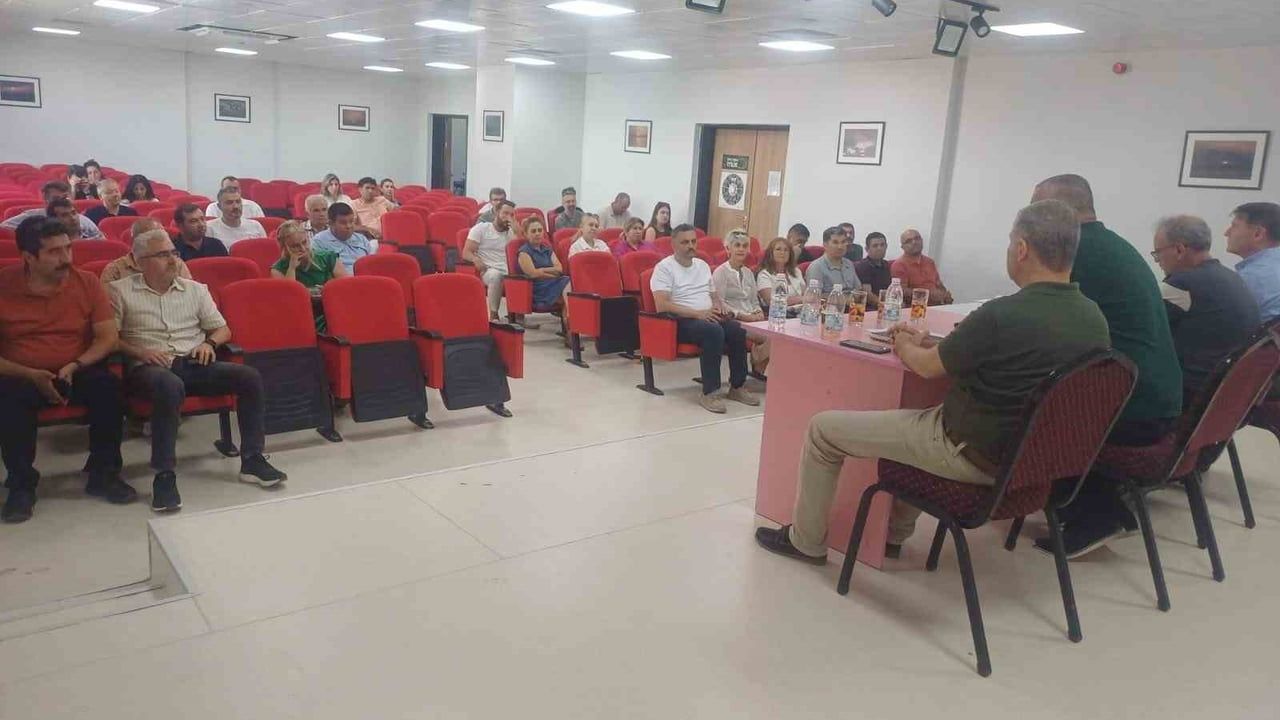 Burhaniye'de ilçe eğitim kurulu müdürleri kurulu toplantısı yapıldı