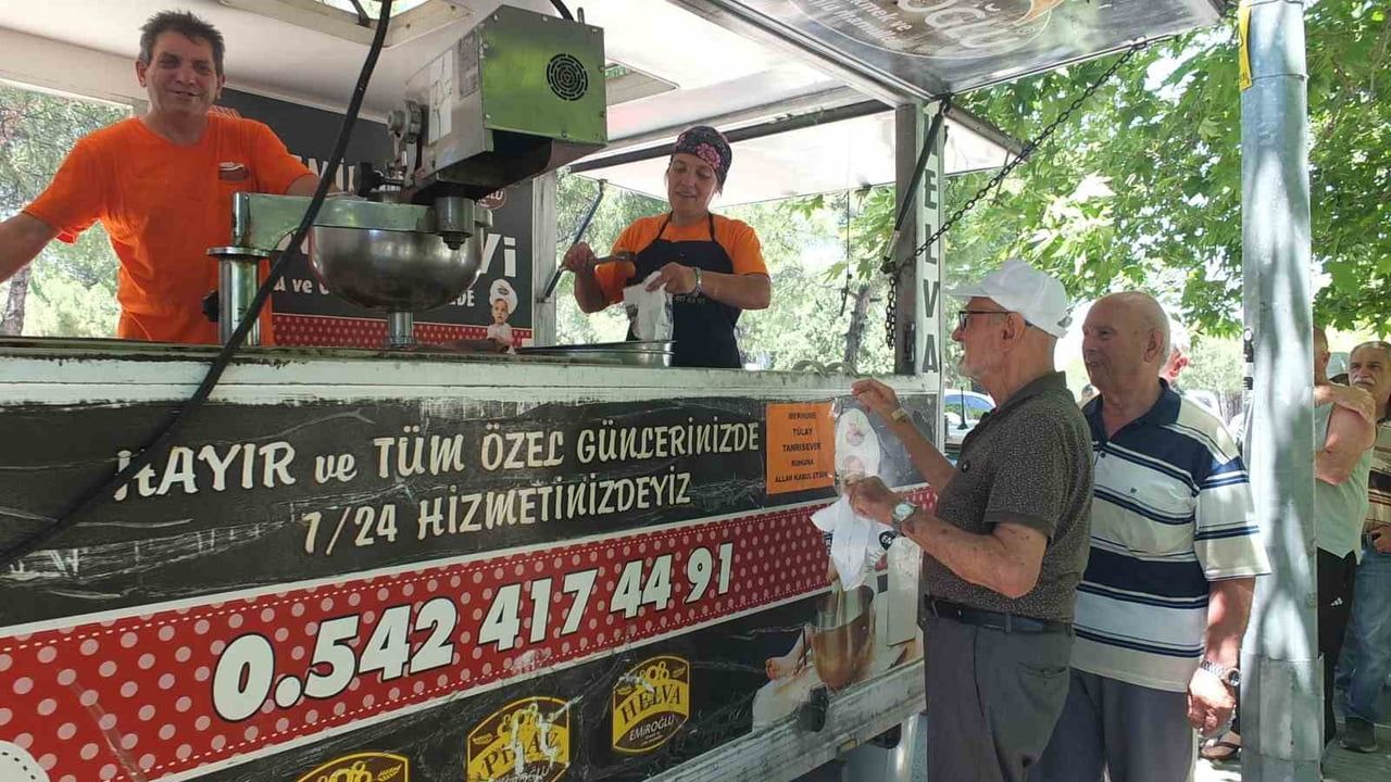 Burhaniye'de lokma hayrı geleneği sürüyor