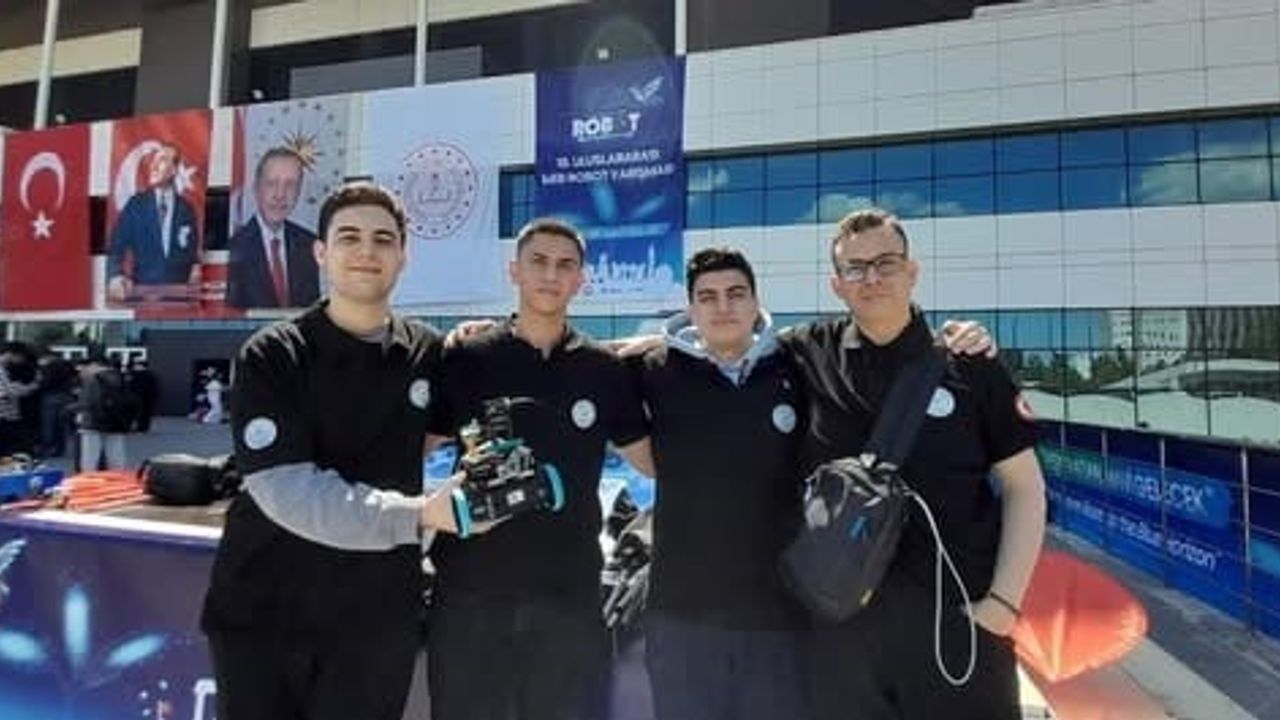Burhaniyeli Meta Force Takımı Antalya'da 160 takım arasında 23. oldu