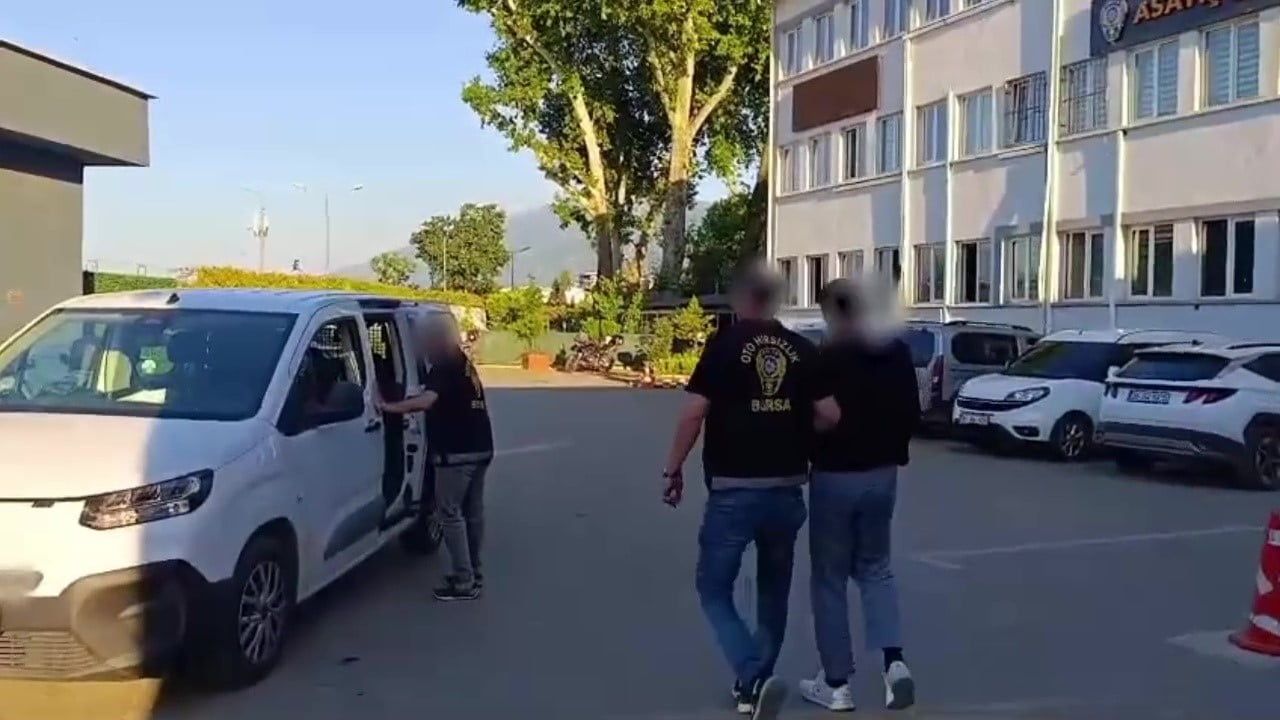 Bursa’da 150 saatlik kamera incelemesiyle çalınan 3 araç bulundu, 2 şüpheli tutuklandı