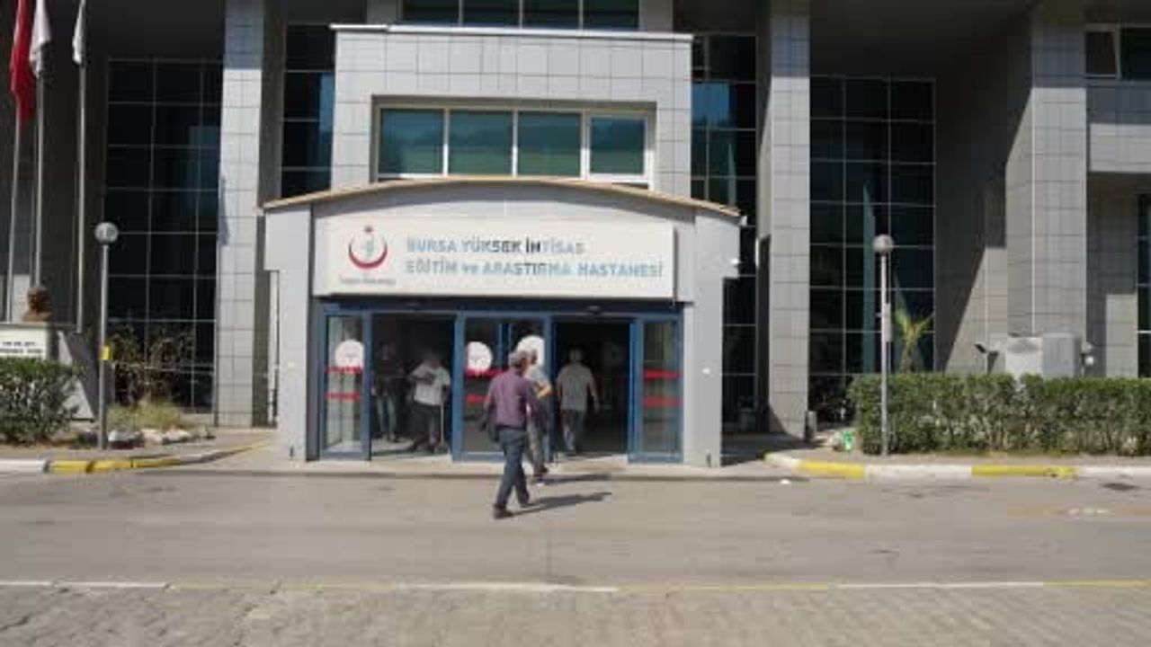 Bursa'da 48 yaşındaki hasta vNOTES tekniğiyle sağlığına kavuştu