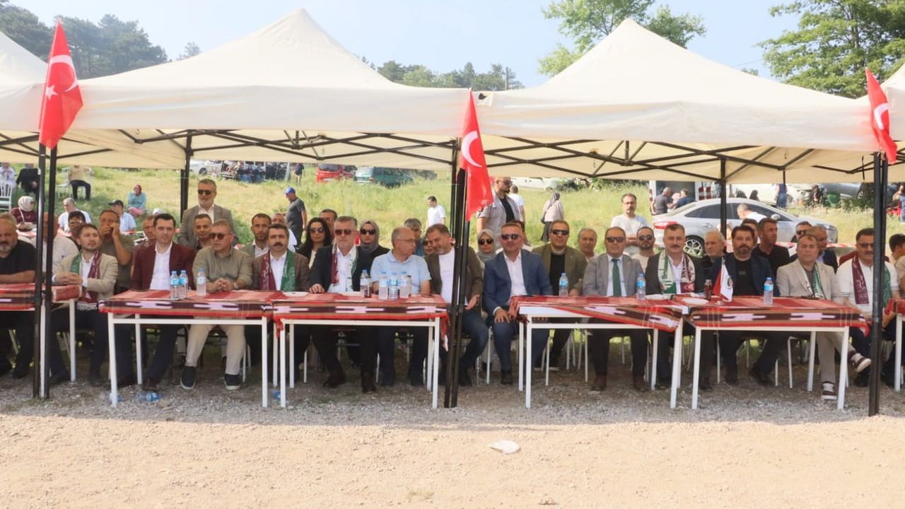 Bursa'da Geleneksel Gümüşhaneliler Yayla Şenliği'nde Karadeniz Kültürü Canlandı