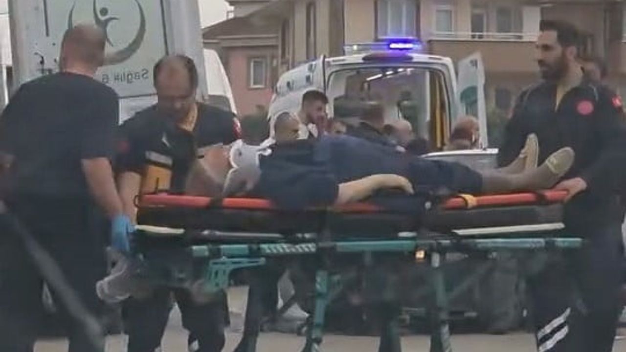 Bursa'da minibüs ile otomobil çarpıştı: 9 yaralı