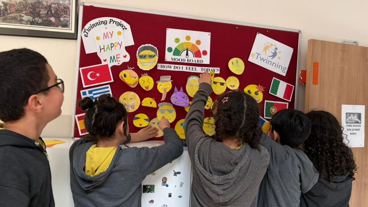 Bursa'dan Dünyaya Köprü: 7 Ülkeden Öğrenciler 'My Happy Me' eTwinning Projesinde Buluştu