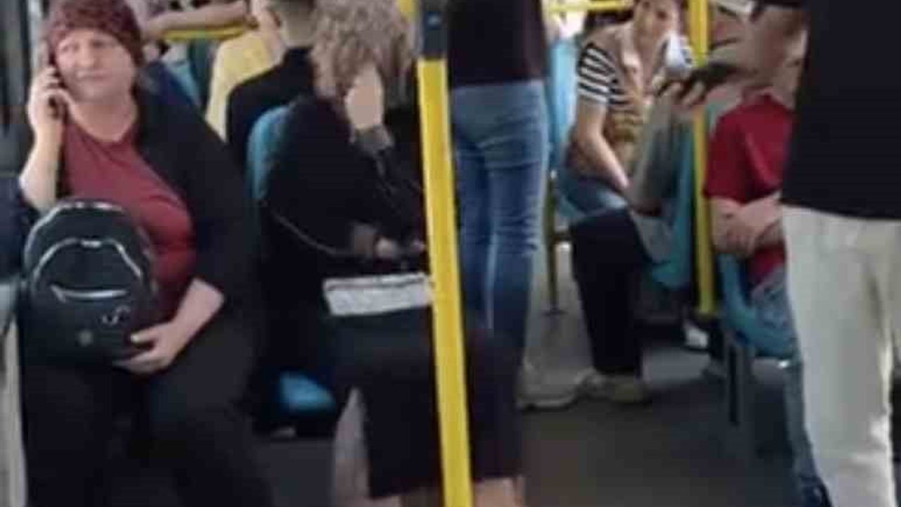 Bursa metrosunda yüksek sesle telefon görüşmesi nedeniyle sözlü tartışma