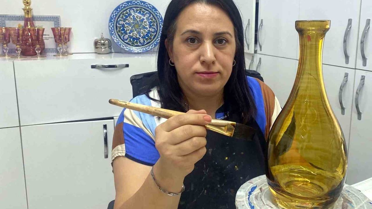 Bursa’nın tarihi mekanları cam süsleme ile cam ürünlere yansıyor