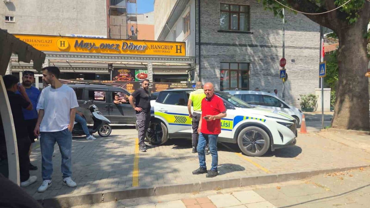 Bursa Orhangazi'de bıçaklı kavgaya sivil polis müdahalesi