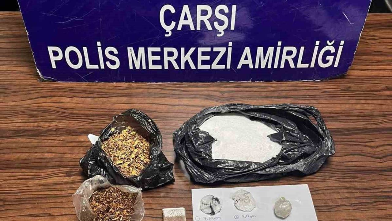 Bursa Osmangazi'de aranan hükümlüler ile uyuşturucu ticareti şüphelilerine operasyon