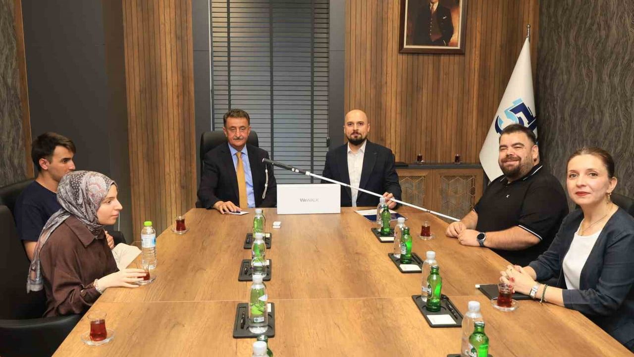 Bursa Uludağ Üniversitesi'nde görme engelli öğrencilere akıllı baston ve destek hizmeti